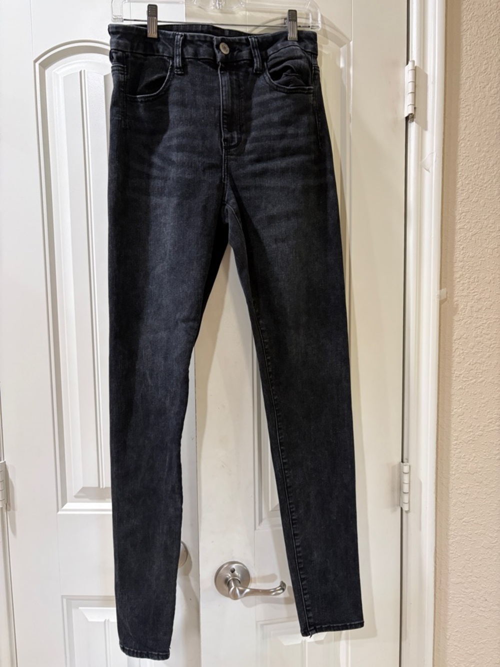 American Eagle Outfitters Black High-Rise Skinny Jeans